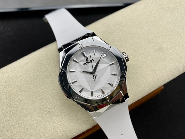 ウブロコピー時計側面デザイン